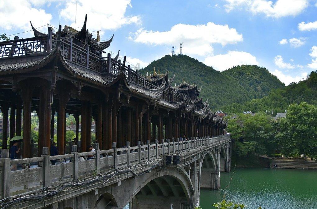上代旗舰机“捡漏”?iQOO 11S降至2800多元